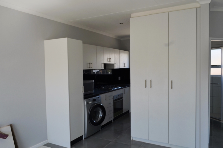 To Let 2 Bedroom Property for Rent in Strand South Western Cape